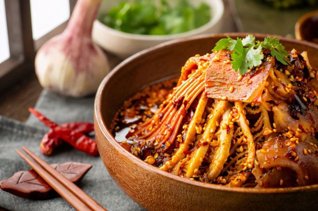 <b>卤味熟食 佐餐熟食 夫妻肺片  甄选小吃 小吃培训</b>