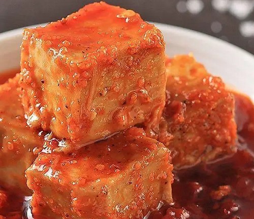 <b>霉豆腐，又称豆腐乳，是一种通过微生物发酵制成的传统食品。发酵过程对于霉豆腐的质量和风味至关重要。那么，如何判断霉豆腐的发酵是否成功呢？本文将为您详细介绍判断霉豆腐发酵好坏的方法。</b>