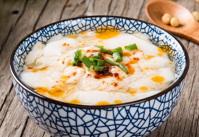 <b>豆腐作为一种传统食品，在中国有着广泛的消费群体。那么，做豆腐的利润有多大呢？以下是对豆腐生意盈利潜力的一些分析：</b>