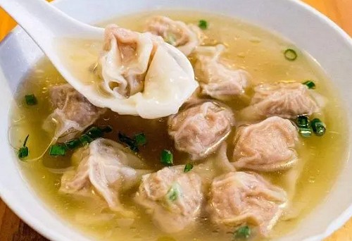 <b>吉祥馄饨一碗多少利润？吉祥馄饨一碗的利润会受到多种因素的影响，包括原材料成本、租金成本、人力成本、销售价格以及销售量等。因此，无法给出一个固定的数值。</b>