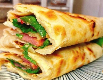 <b>哪有学鸡蛋灌饼的？哪里可以学做鸡蛋灌饼技术？如果您想学习鸡蛋灌饼的制作技术，可以考虑以下几种途径：</b>