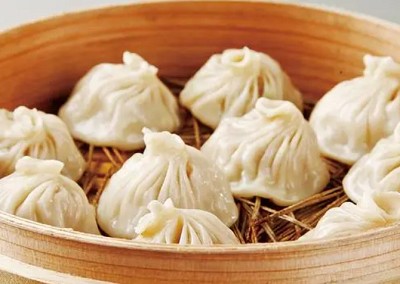 <b>灌汤包技术培训学校哪家好？正宗灌汤包培训学校选择哪家？关于灌汤包技术培训，目前市面上有多家培训机构提供相关课程，这些课程内容丰富，旨在帮助学员掌握灌汤包的制作技艺。以下是一些主要的培训机构的介绍：</b>