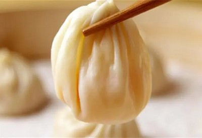 <b>在哪能学做正宗的灌汤包？哪里有学灌汤包的？想要学习制作正宗的灌汤包，有多个途径和地点可供选择。首先，可以考虑前往一些知名的烹饪学校或专业培训机构。</b>
