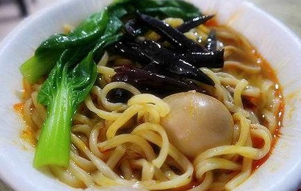 <b>学牛肉板面学费8000贵吗？关于学习牛肉板面的学费是否8000元贵，这个问题取决于多个因素，包括培训机构的声誉、教学质量、课程内容、培训时长以及是否提供后续支持等。</b>
