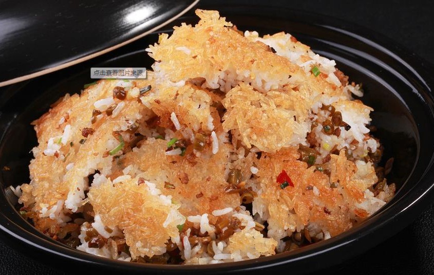 <b>锅巴饭小吃摆摊</b>