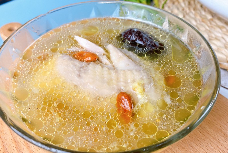 <b>母鸡汤油饼培训费多少钱？以下是培训费用的一览，帮助您更好地了解学习这一技艺的成本。</b>
