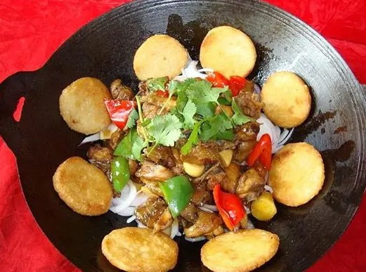 <b>小地锅是一道充满地方特色的美味佳肴。但想要掌握其独特的烹饪技巧却并不容易。那么，哪里的小地锅培训好呢？山东甄选集团无疑是一个值得信赖的选择。</b>