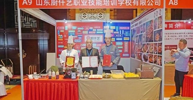 <b>学早餐手艺在哪里学比较好？想要学习早餐手艺，最好的地方是正规的餐饮培训机构。这些机构通常有经验丰富的师资团队和完善的教学设施，能够为学生提供全面、专业的培训。</b>