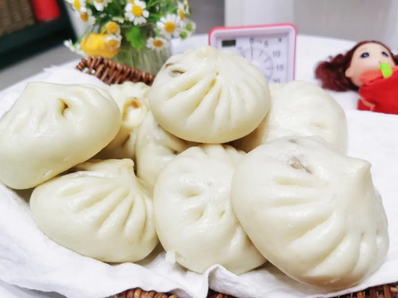 <b>一天卖300个包子利润多少？要计算一天卖300个包子的利润，需要知道包子的成本、售价以及其它费用。假设包子的成本每个为1元，售价每个为2元，其它费用包括租金、工资等固定费用每月5000元。</b>
