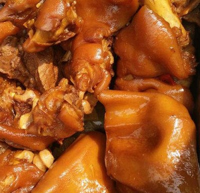 <b>如果您想开一家熟食店，选择山东甄选集团学习是一个不错的选择。山东甄选集团是一家专业的熟食培训学校，拥有多年的培训经验和良好的口碑。</b>