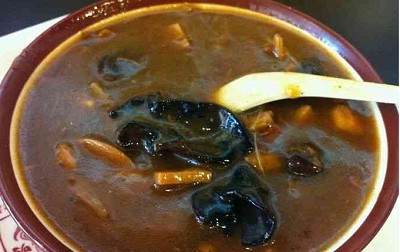 <b>胡辣汤，这道具有浓郁地方特色的美食，近年来在全国范围内都受到了热烈的欢迎。因此，学习制作胡辣汤的技术也成为了很多人的选择。那么，胡辣汤培训哪里好？学费又是多少呢？下面就来详细介绍一下。</b>