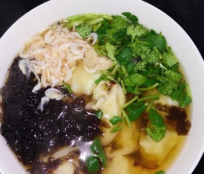 <b>学做馄饨要多少学费？混沌培训多少钱？学习制作馄饨的费用因培训机构、课程内容、培训时长等因素而异。一般来说，学做馄饨的学费价格在1000元至3000元之间，但具体价格还需根据所选培训课程和机构的具体规定而定。</b>