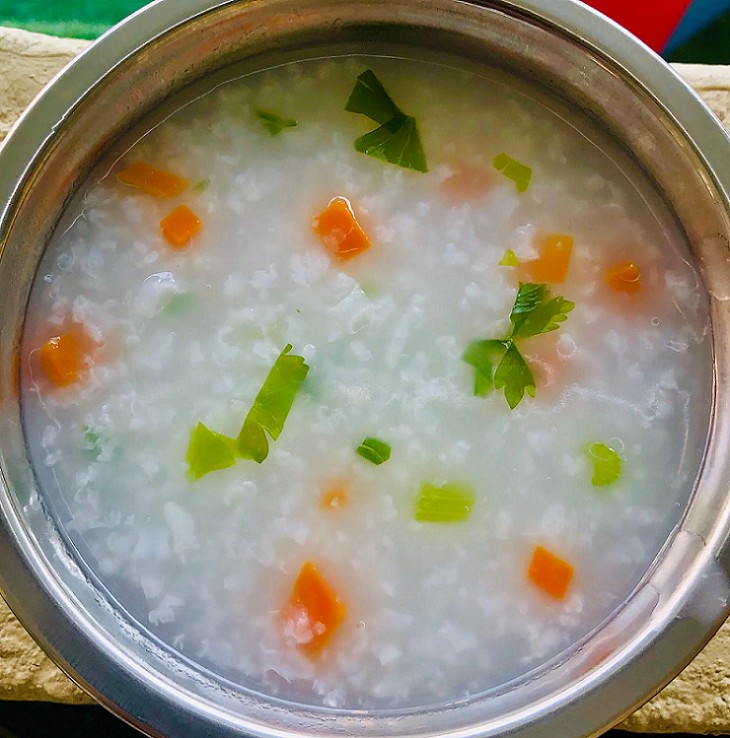 <b>早餐店最畅销的8种粥因地域和口味偏好而有所差异，但以下是一些常见的受欢迎的粥品</b>