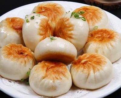 <b>开个生煎包店大概要多少钱？开设一个生煎包店的费用会因多种因素而异，包括店铺的地理位置、大小、装修档次，以及设备和原材料的费用等。因此，这里只能给出一个大致的估计。</b>