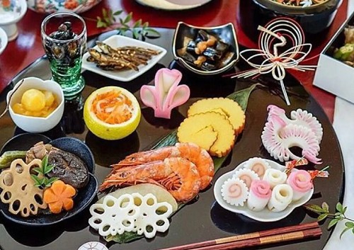 <b>学料理要多少钱？学做料理学费多少钱？学料理的学费因多种因素而异，这些因素包括学习的层次、课程内容的复杂性、所在地区的消费水平，以及选择的学习机构的声誉和专业程度等。以下是一个大致的分析和介绍。</b>