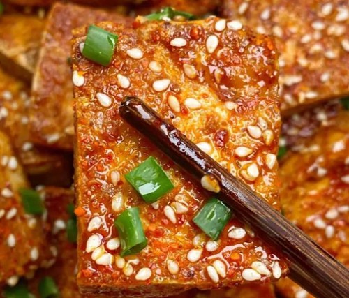 <b>学铁板豆腐学费多少钱？铁板豆腐培训费用多少？学铁板豆腐的费用通常在1000-3000元之间，这个价格范围是根据市场上多家培训机构的收费标准得出的。</b>